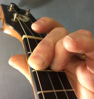 D_open_position_fingering_223